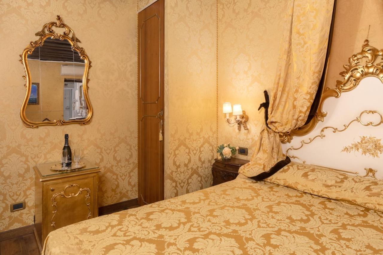 Residenza La Loggia Bed and Breakfast Venecia Exterior foto